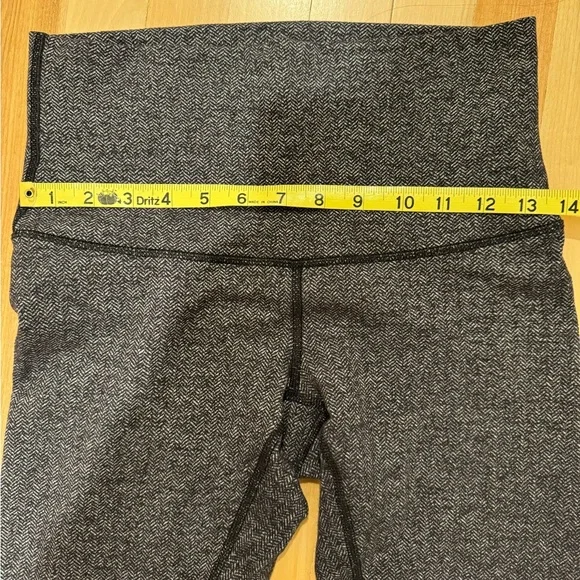 Lululemon - Herringbone Wunder Unders size 6 - Picture 6 of 8